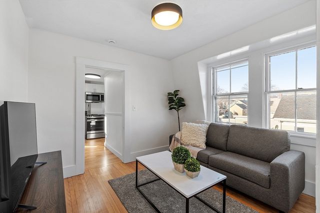 52 Bonair 3, Somerville, MA 02145