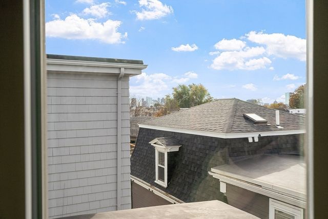 52 Bonair 3, Somerville, MA 02145