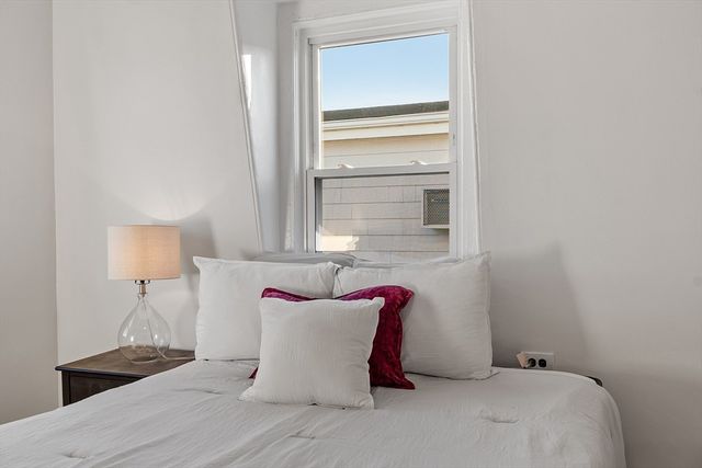 52 Bonair 3, Somerville, MA 02145