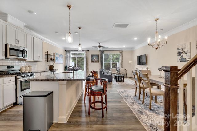 5546 Harris Cove Drive, Charlotte, NC 28269