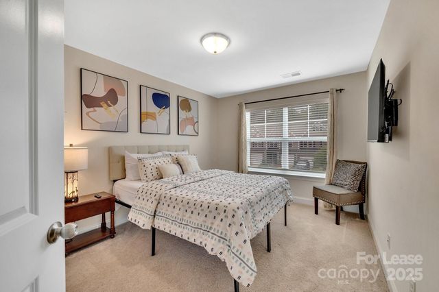 5546 Harris Cove Drive, Charlotte, NC 28269