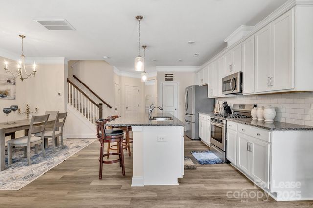 5546 Harris Cove Drive, Charlotte, NC 28269