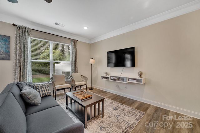 5546 Harris Cove Drive, Charlotte, NC 28269