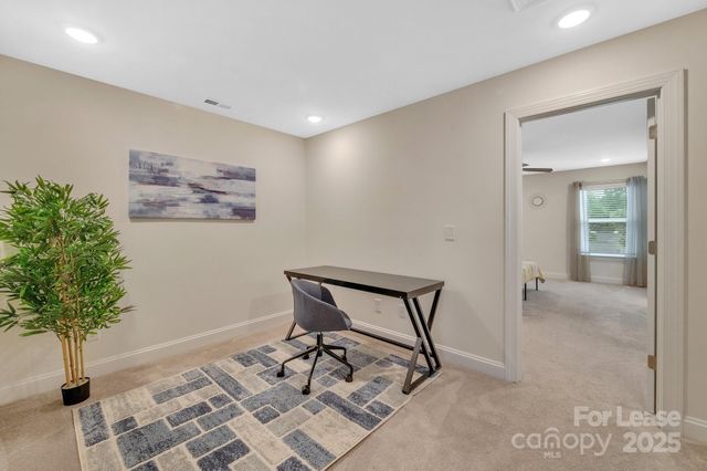 5546 Harris Cove Drive, Charlotte, NC 28269