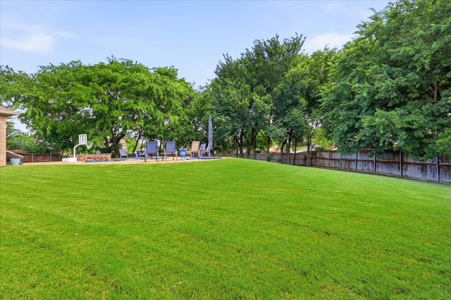 1309 Chisholm Trail Court, Midlothian, TX 76065