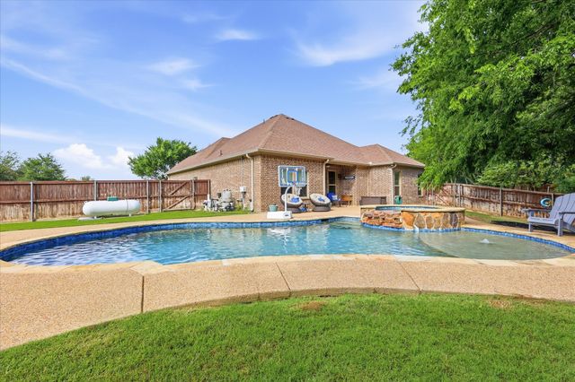 1309 Chisholm Trail Court, Midlothian, TX 76065