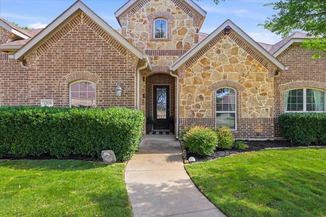 1309 Chisholm Trail Court, Midlothian, TX 76065