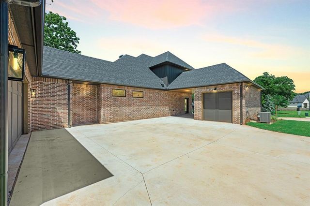 6201 Canopy Lane, Edmond, OK 73025