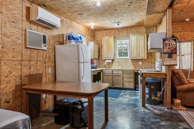 534 Whitney Branch Rd, Springville, TN 38256