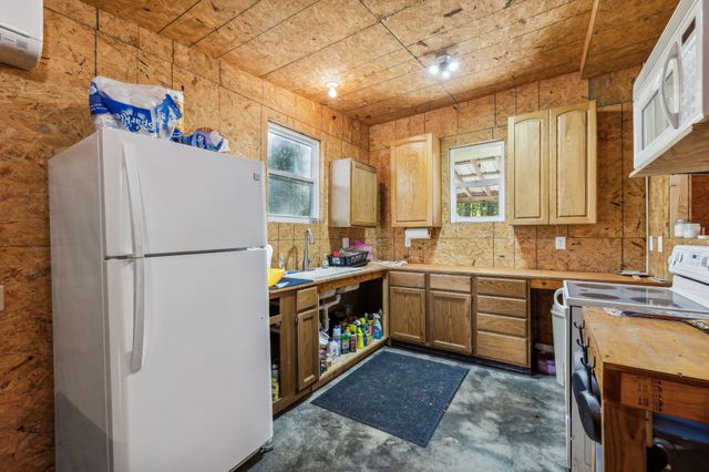 534 Whitney Branch Rd, Springville, TN 38256