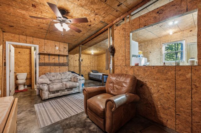 534 Whitney Branch Rd, Springville, TN 38256