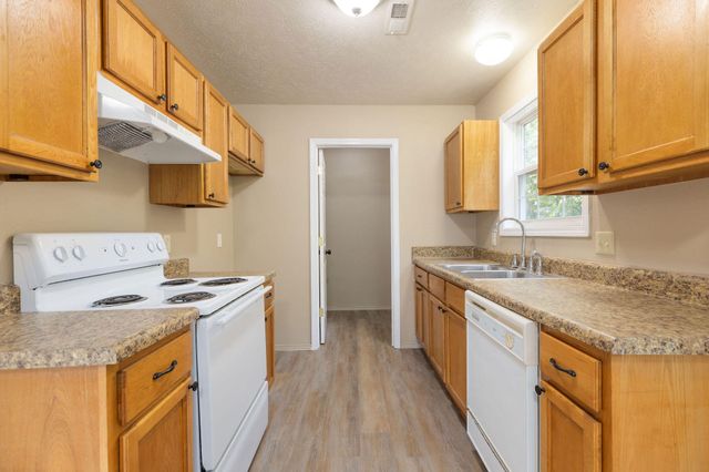 4140 Oakwood Road, Merriam Woods, MO 65740