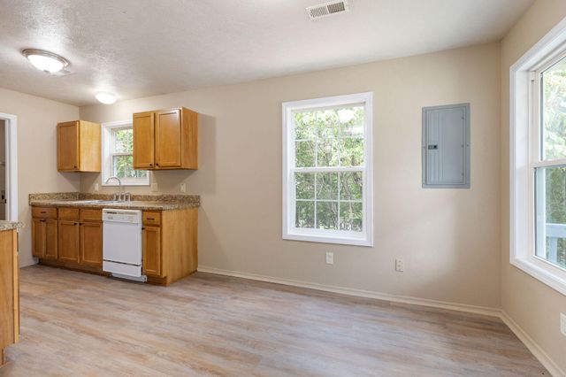 4140 Oakwood Road, Merriam Woods, MO 65740