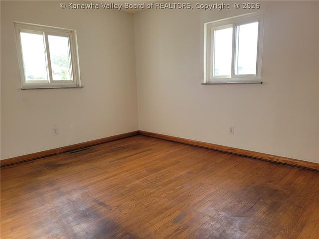 142 West Reynolds Avenue, Belle, WV 25015