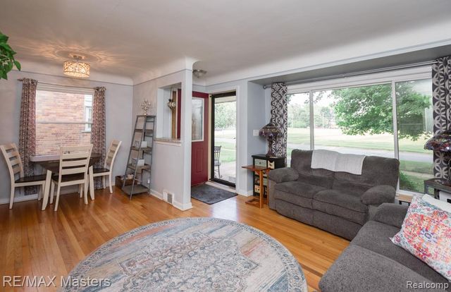 15957 Fox, Redford Charter Township, MI 48239