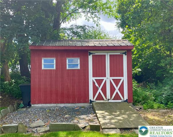 6278 Glen Road, Coopersburg Boro, PA 18036