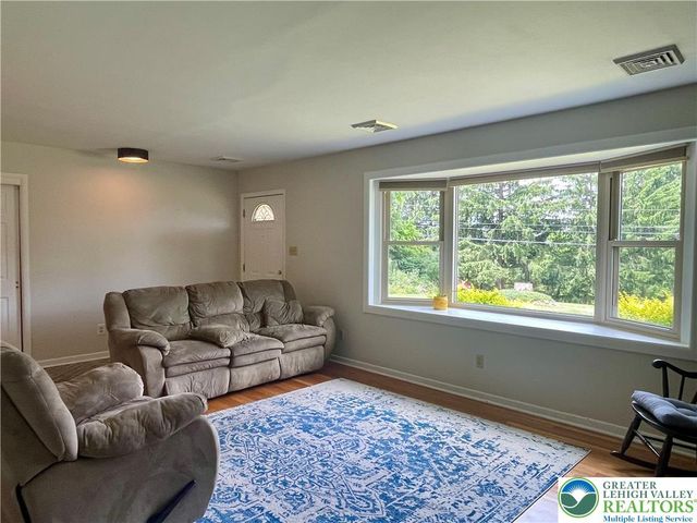 6278 Glen Road, Coopersburg Boro, PA 18036