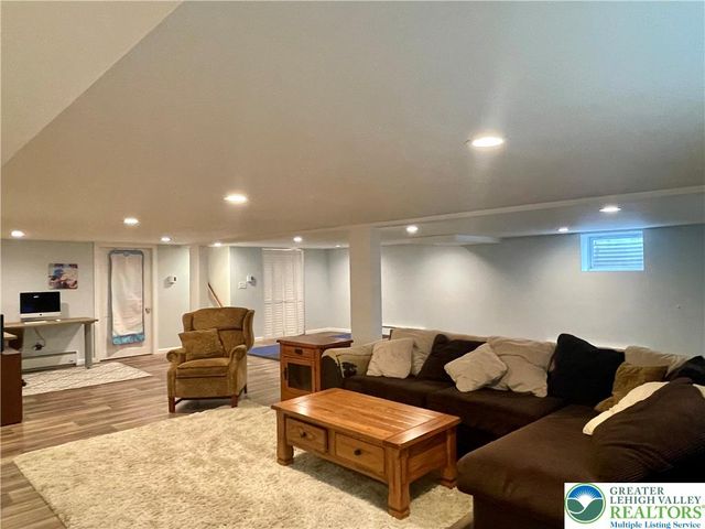 6278 Glen Road, Coopersburg Boro, PA 18036