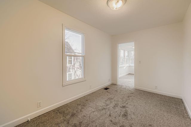 988 Reaney Ave Avenue, Saint Paul, MN 55106