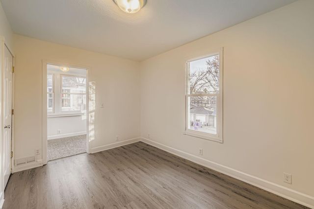 988 Reaney Ave Avenue, Saint Paul, MN 55106