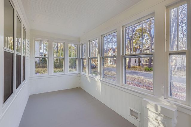 988 Reaney Ave Avenue, Saint Paul, MN 55106