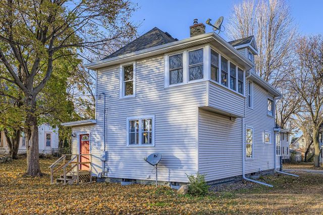 988 Reaney Ave Avenue, Saint Paul, MN 55106