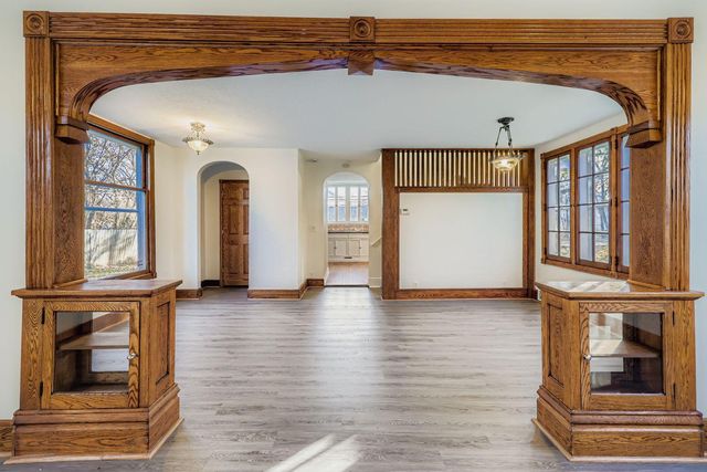 988 Reaney Ave Avenue, Saint Paul, MN 55106