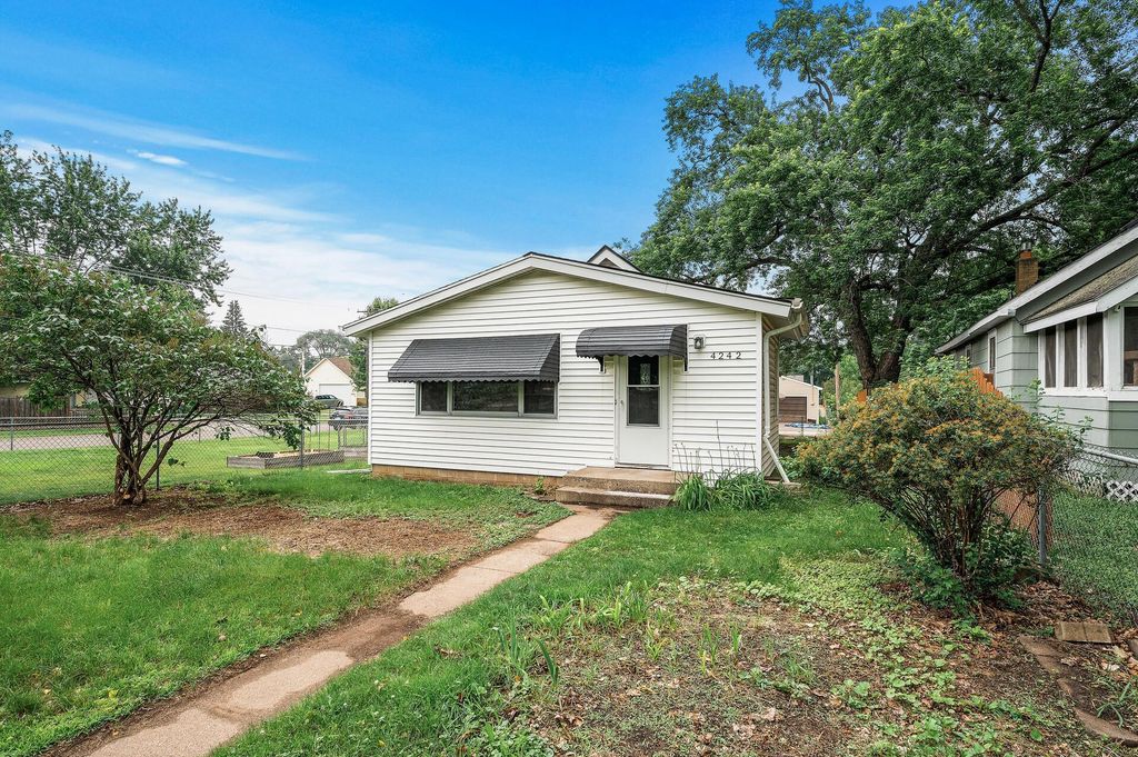 4242 Zane Avenue N, Crystal, MN 55422