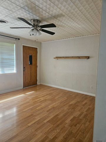 220 S Ida Ave, Gonzales, LA 70737