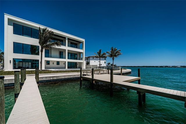 236 HOWARD DRIVE, Belleair Beach, FL 33786