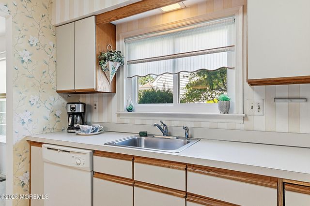 8 Rothwell Drive 8A, Monroe, NJ 08831