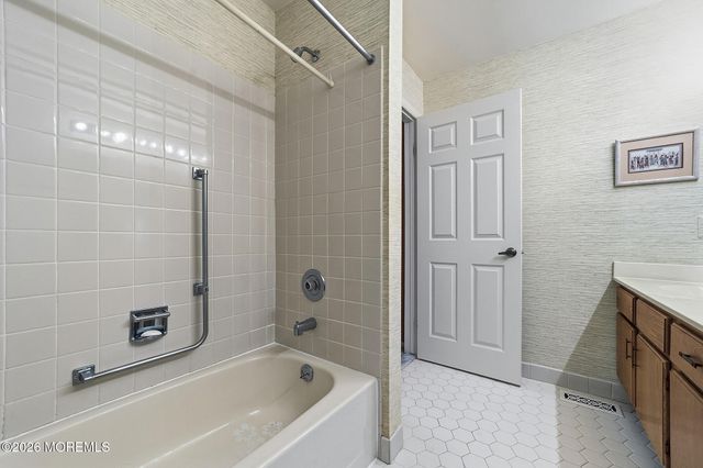 8 Rothwell Drive 8A, Monroe, NJ 08831