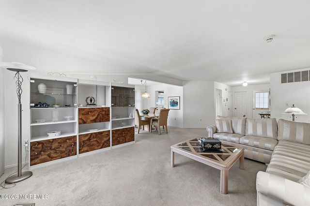 8 Rothwell Drive 8A, Monroe, NJ 08831