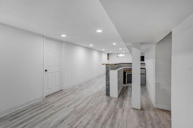 3572 S Sunset DRIVE, Greenfield, WI 53220