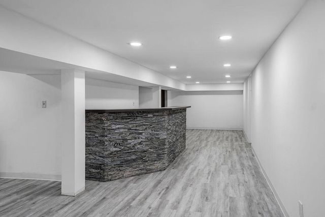 3572 S Sunset DRIVE, Greenfield, WI 53220