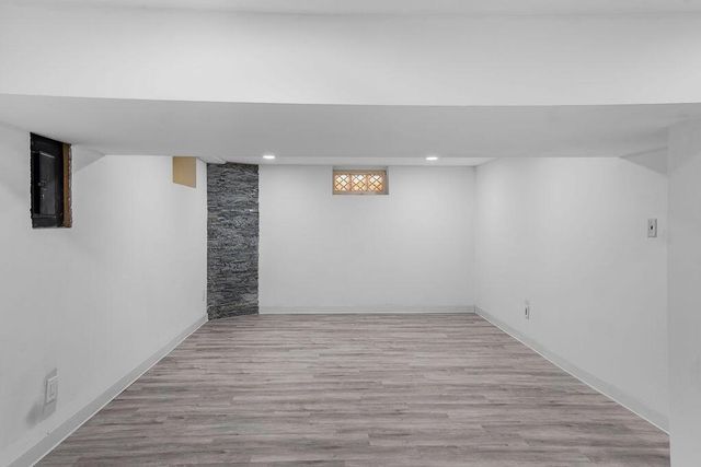 3572 S Sunset DRIVE, Greenfield, WI 53220