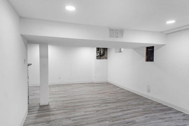 3572 S Sunset DRIVE, Greenfield, WI 53220