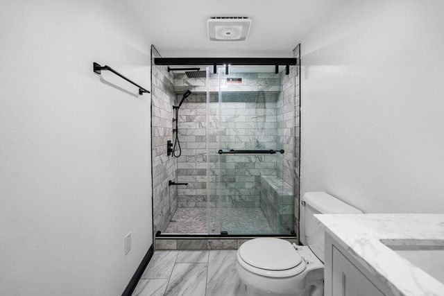 3572 S Sunset DRIVE, Greenfield, WI 53220