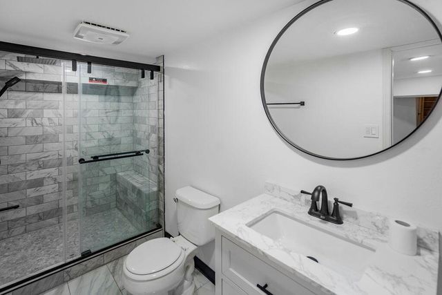 3572 S Sunset DRIVE, Greenfield, WI 53220