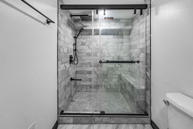 3572 S Sunset DRIVE, Greenfield, WI 53220