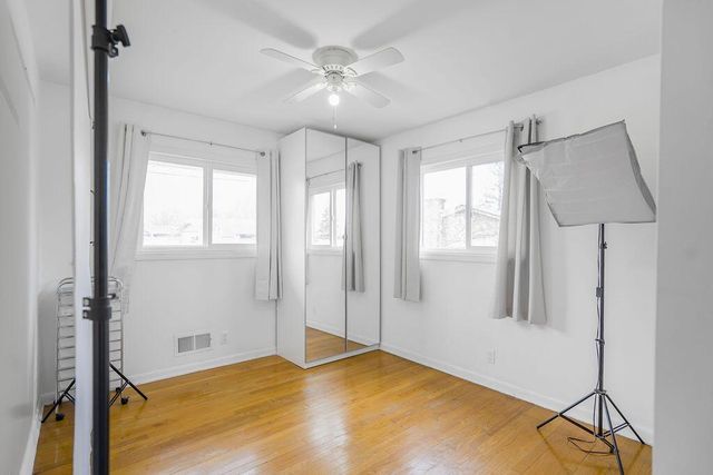 3572 S Sunset DRIVE, Greenfield, WI 53220