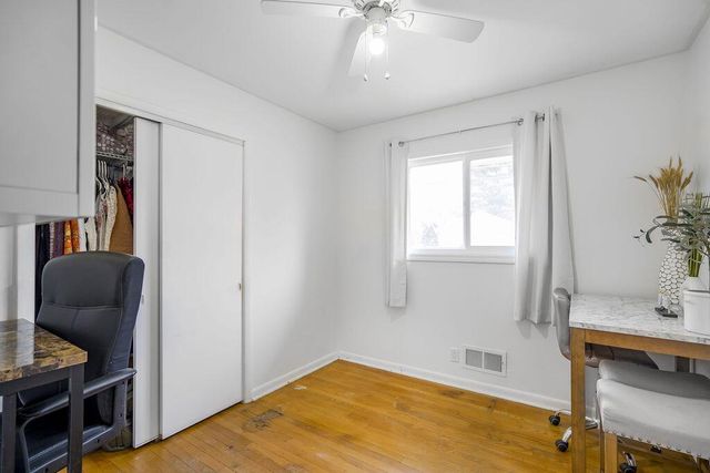 3572 S Sunset DRIVE, Greenfield, WI 53220