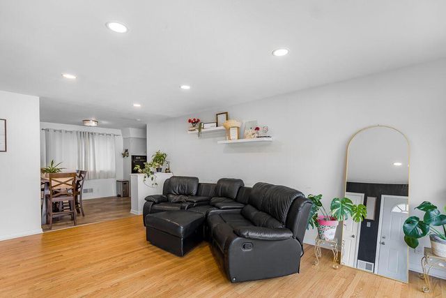 3572 S Sunset DRIVE, Greenfield, WI 53220