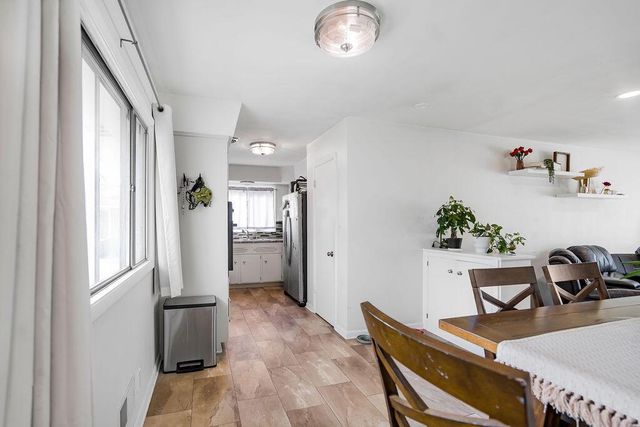 3572 S Sunset DRIVE, Greenfield, WI 53220