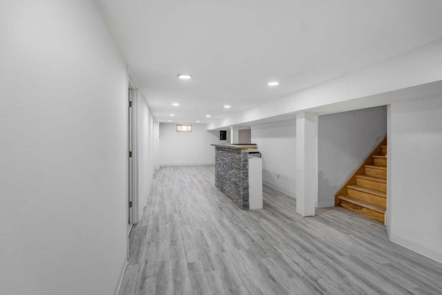 3572 S Sunset DRIVE, Greenfield, WI 53220