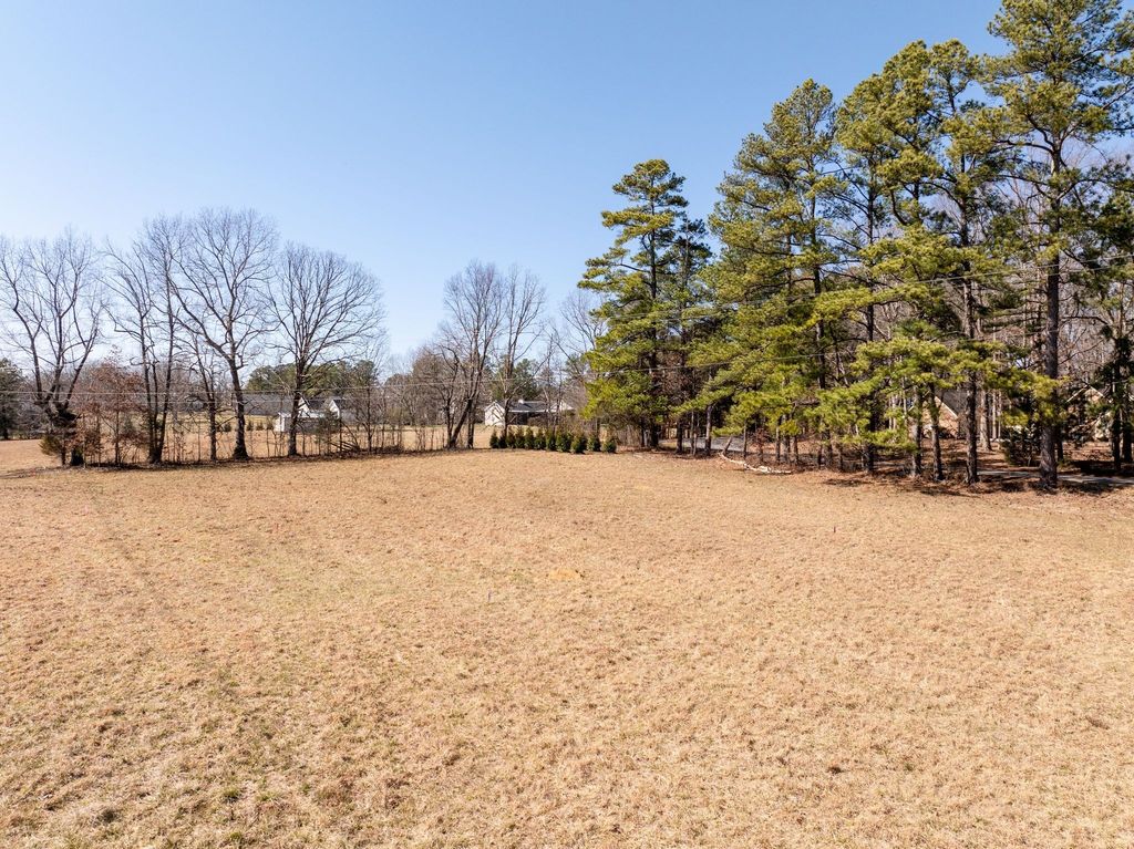 4 Old Pond Lane, Dickson, TN 37055