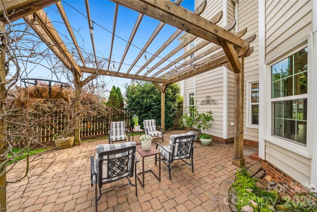 8520 Newton Lane, Charlotte, NC 28277