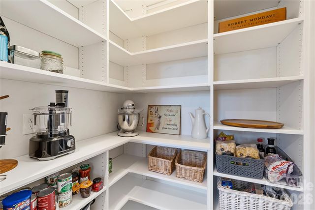 8520 Newton Lane, Charlotte, NC 28277