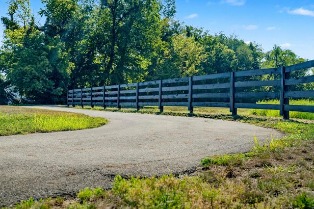 2235 Overlook Way, Newark, OH 43055