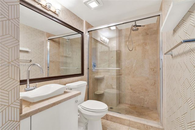 5077 NW 7th St 508, Miami, FL 33126